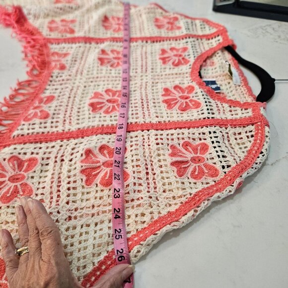 NWT House of Harlow Crochet Shawl Poncho One Size Sweater Pink Bow Fringe Boho - Picture 6 of 10